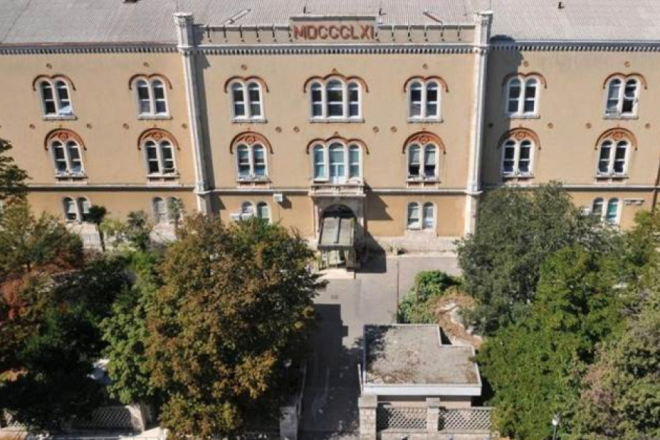 Vandalski pohod u Puli: Crveni grafiti osvanuli na sedam lokacija!