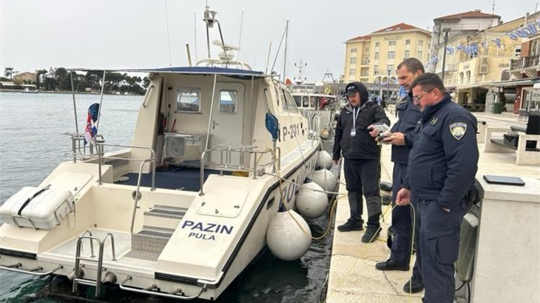Policijska plovila "okupirala" porečku rivu: Građani zavirili u svijet pomorske policije