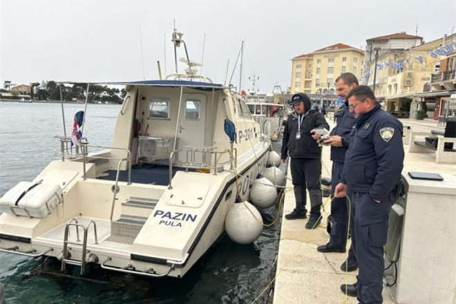 Policijska plovila "okupirala" porečku rivu: Građani zavirili u svijet pomorske policije