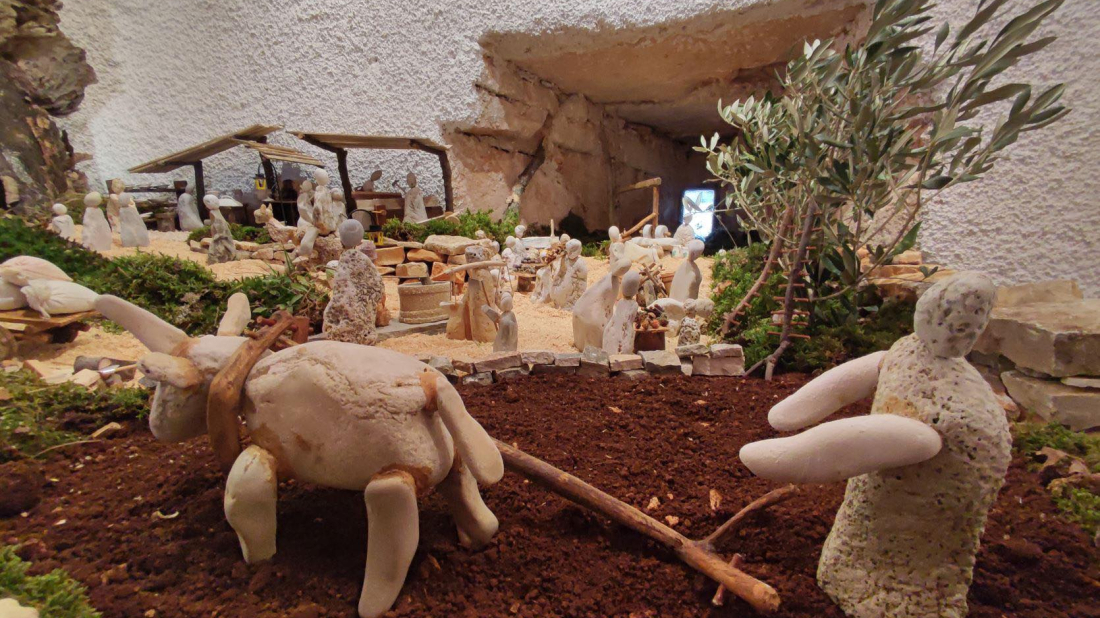 BLAGDANI SU SVE BLIŽE: Neka vaše jaslice i stare čestitke pronađu mjesto u žminjskoj kuli