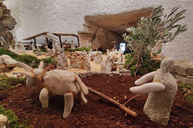 BLAGDANI SU SVE BLIŽE: Neka vaše jaslice i stare čestitke pronađu mjesto u žminjskoj kuli