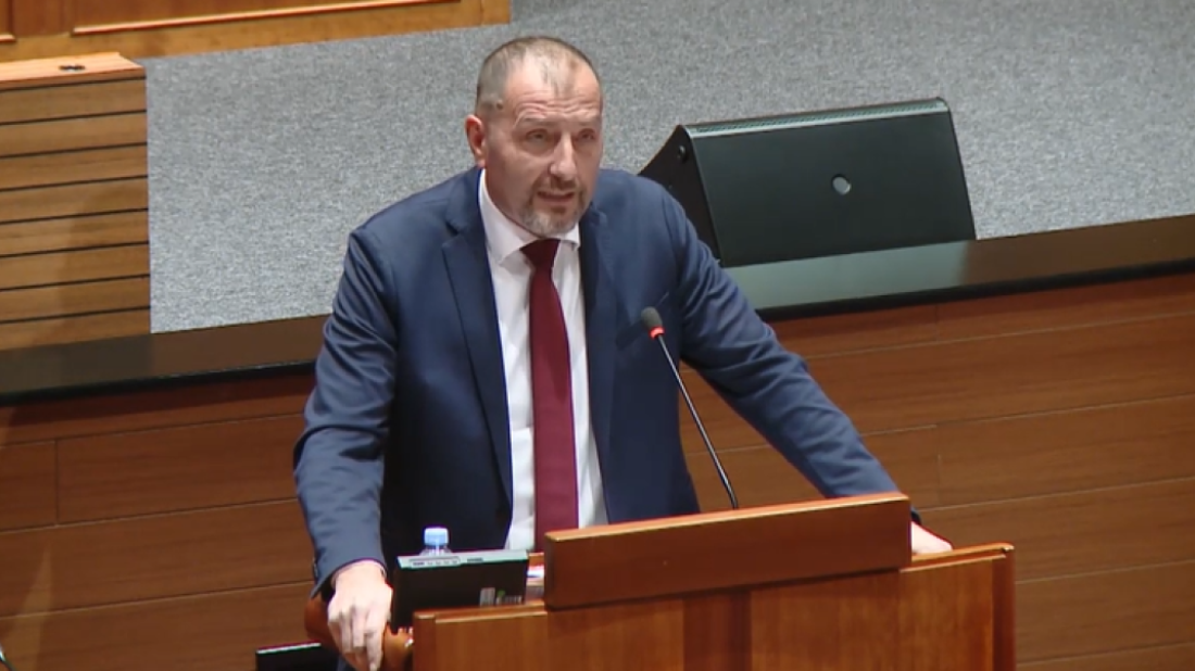 Paus: Vlada zanemaruje zdravstvo i obrazovanje, iako su prioritet građana