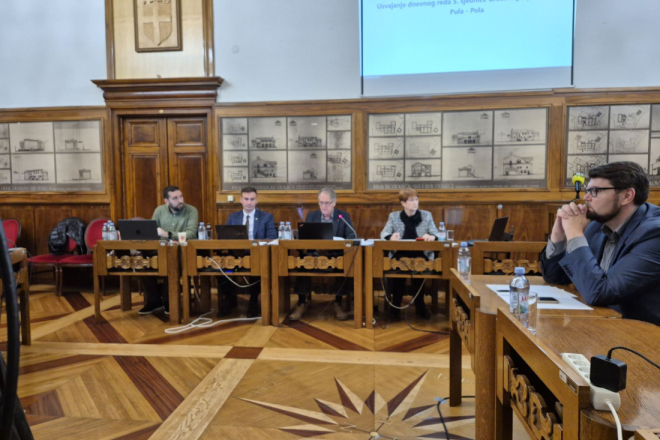 Giljanović zatražio besplatan prijevoz za osobe s invaliditetom, Grbin: Razmatramo prijedlog