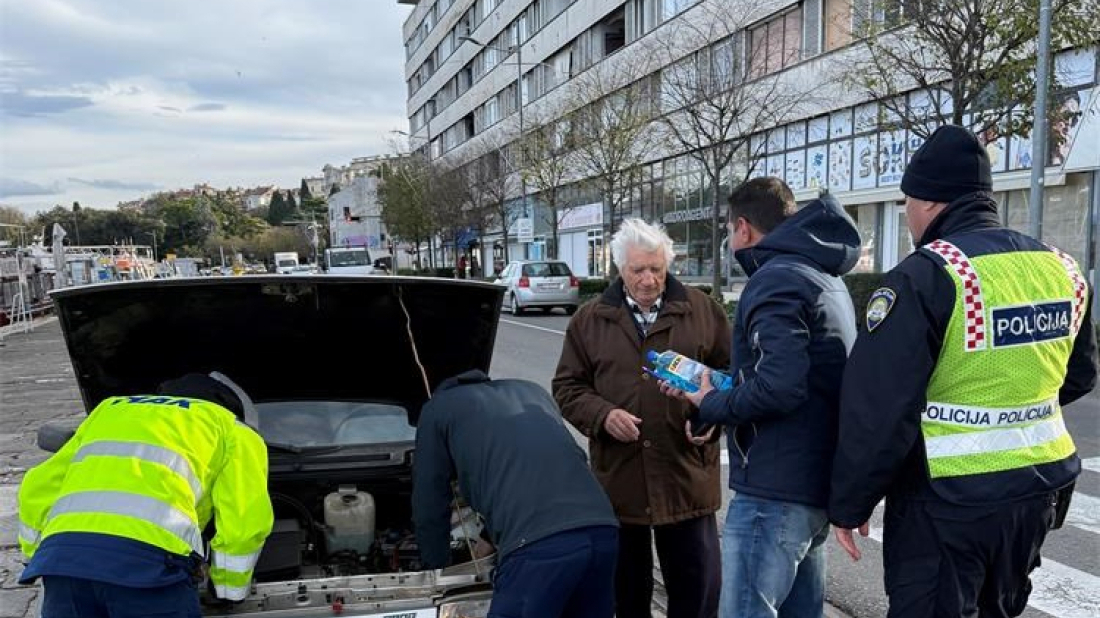 U Puli pregledana 42 vozila: u preventivnoj akciji besplatno zamijenjene žarulje na 17 automobila