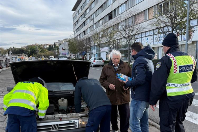 U Puli pregledana 42 vozila: u preventivnoj akciji besplatno zamijenjene žarulje na 17 automobila
