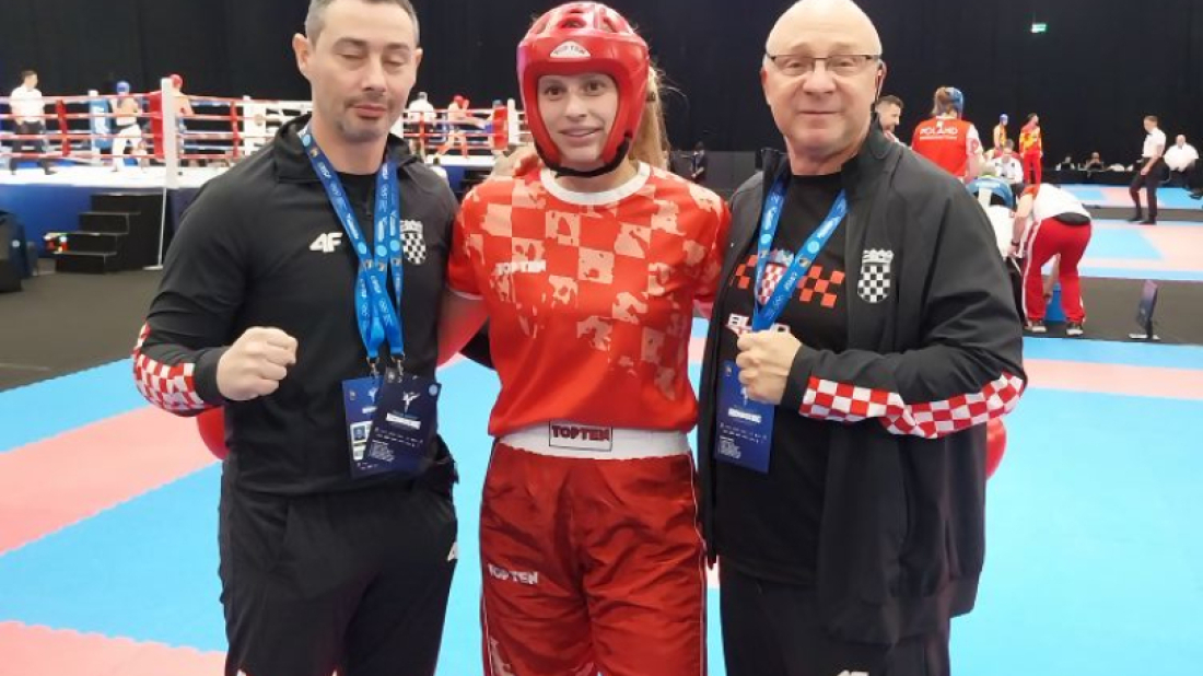 Puljanka Elizabeta Crnković ponovno prvakinja svijeta u kickboxingu!