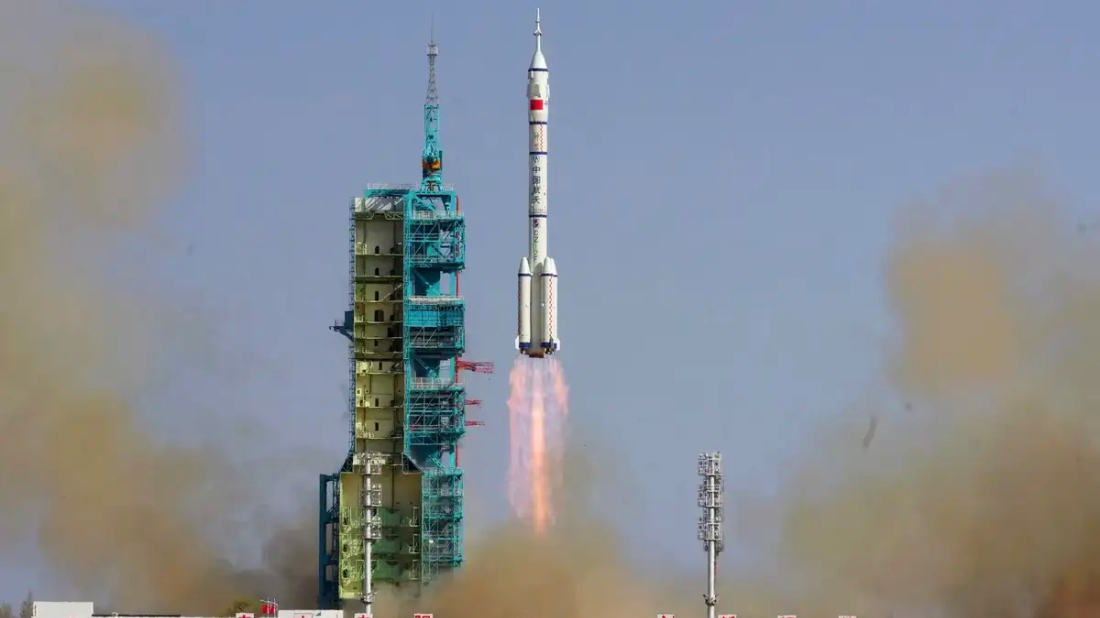 Kinezi hitno lansirali svemirski brod u orbitu: Shenzhou 22 pristao na CSS, taikonauti izvan potencijalne pogibelji!