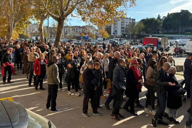 Ujedinjeni na ulici, podijeljeni u stvarnosti!