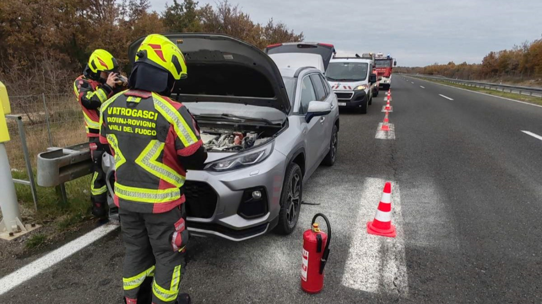 Požar električnog automobila na Istarskom ipsilonu između Okreta i Vodnjana