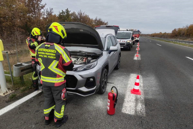 Požar električnog automobila na Istarskom ipsilonu između Okreta i Vodnjana