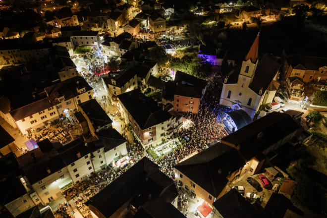 Advent koji miriše na toplinu i stvaralaštvo: Brtonigla otvara vrata Artigiani