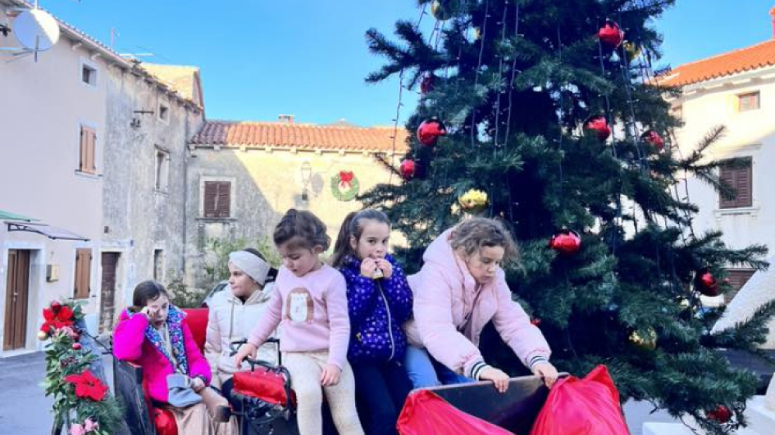 „Okitimo Barban“: treća kreativna radionica donijela blagdanski duh u Barban