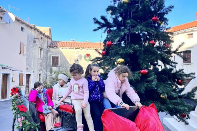 „Okitimo Barban“: treća kreativna radionica donijela blagdanski duh u Barban