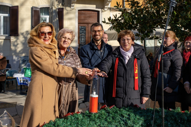 U Puli upaljena druga adventska svijeća
