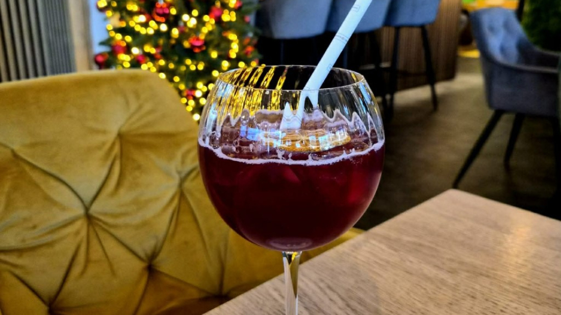 Ne propustite vikend u Kašteliru! Čekaju vas sjajna atmosfera i fini kokteli...