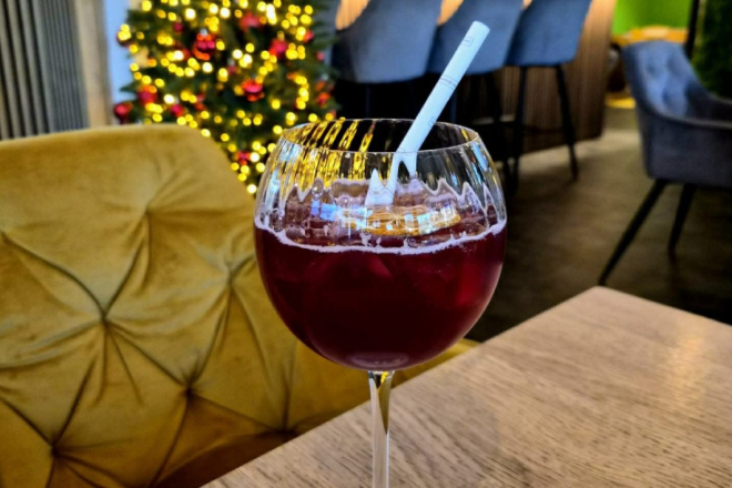 Ne propustite vikend u Kašteliru! Čekaju vas sjajna atmosfera i fini kokteli...