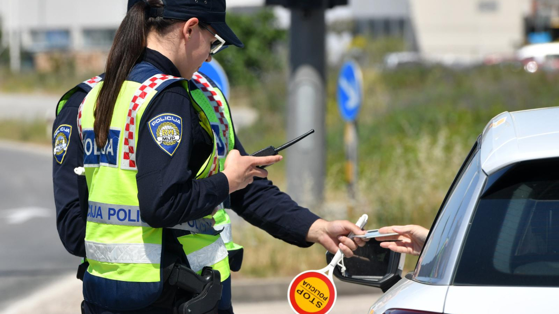 U Istri uhićen pijani vozač s čak 2.35 promila: Oduzeli mu auto, prijeti mu 60 dana zatvora i godina dana bez vožnje