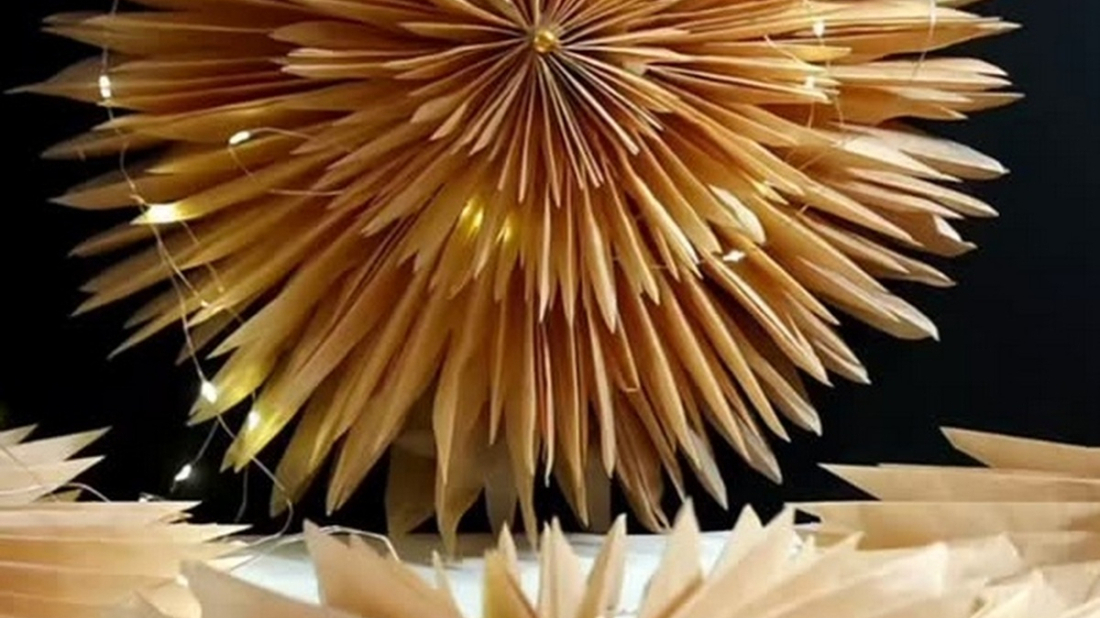 Blagdanska kreativna radionica: Izrada zvijezde od papira by Iva Kreativa