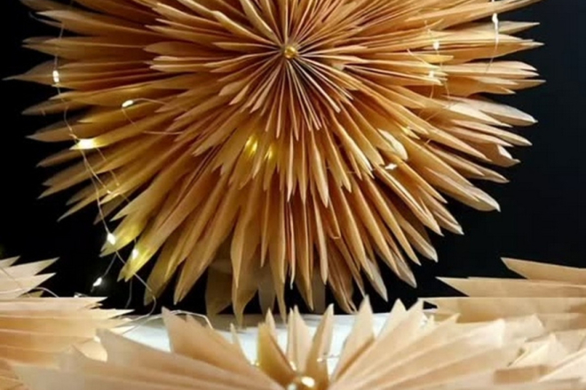 Blagdanska kreativna radionica: Izrada zvijezde od papira by Iva Kreativa