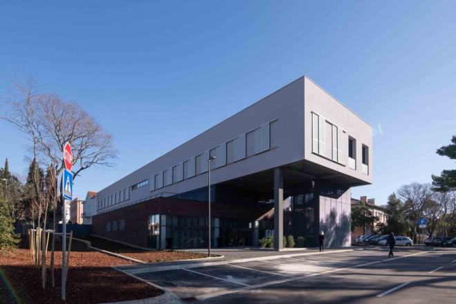 Gradonačelnik Grbin održao radni sastanak s ravnateljima pulskih osnovnih i srednjih škola