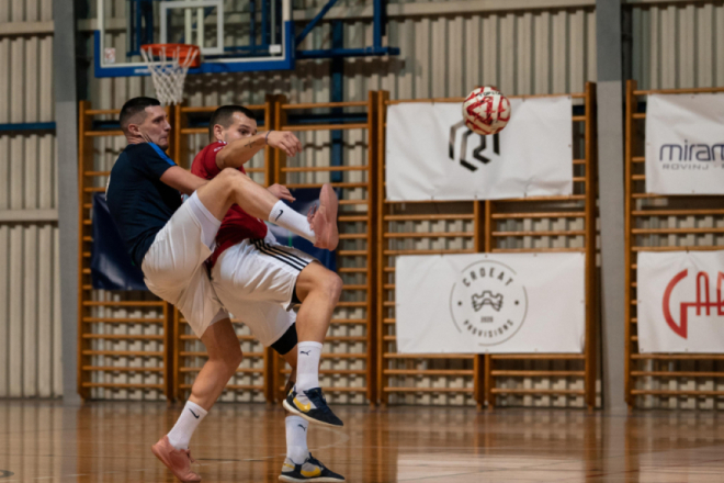 Ove nedjelje u dvorani Valbruna počinje Zimska malonogometna liga grada Rovinja uz snažnu humanitarnu poruku!