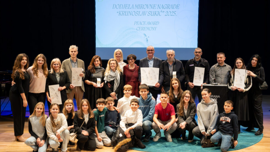Nacionalno priznanje: OŠ Joakima Rakovca iz Svetog Lovreča proglašena Mirotvornom školom 2025.!