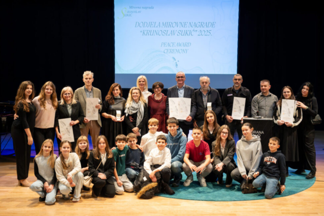 Nacionalno priznanje: OŠ Joakima Rakovca iz Svetog Lovreča proglašena Mirotvornom školom 2025.!
