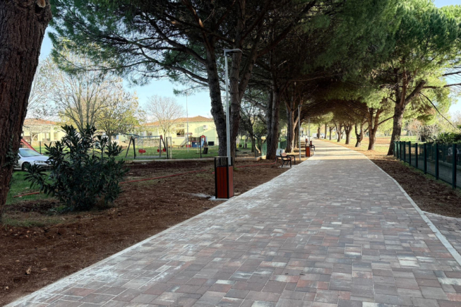 Foto: Službeno otvorena uređena šetnica u samom centru Umaga