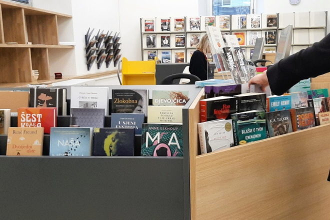 Knjiga koja je osvojila čitatelje stiže u Pulu: Večeras susret s Bronjom Žakelj, u petak filmska projekcija!