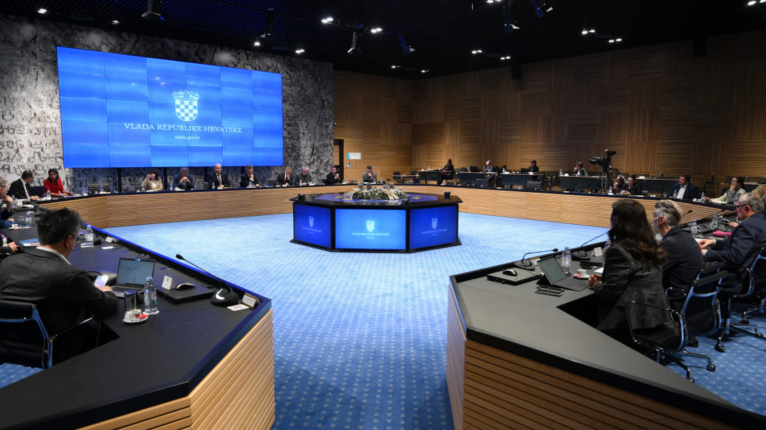 Vladajući: Božić je blagdan skromnosti, Šprem: Inflacija je jedno, a odlazak u trgovinu nešto drugo