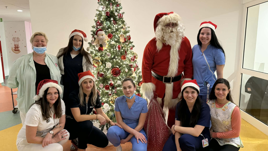 U blagdanskom duhu: Djed Mraz dijelio poklone u OB Pula