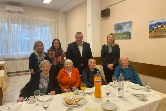 Načelnik Jurman tradicionalno posjetio kanfanarske korisnike Doma za starije osobe u Rovinju