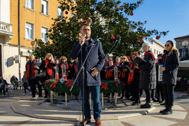 U Puli upaljena posljednja adventska svijeća