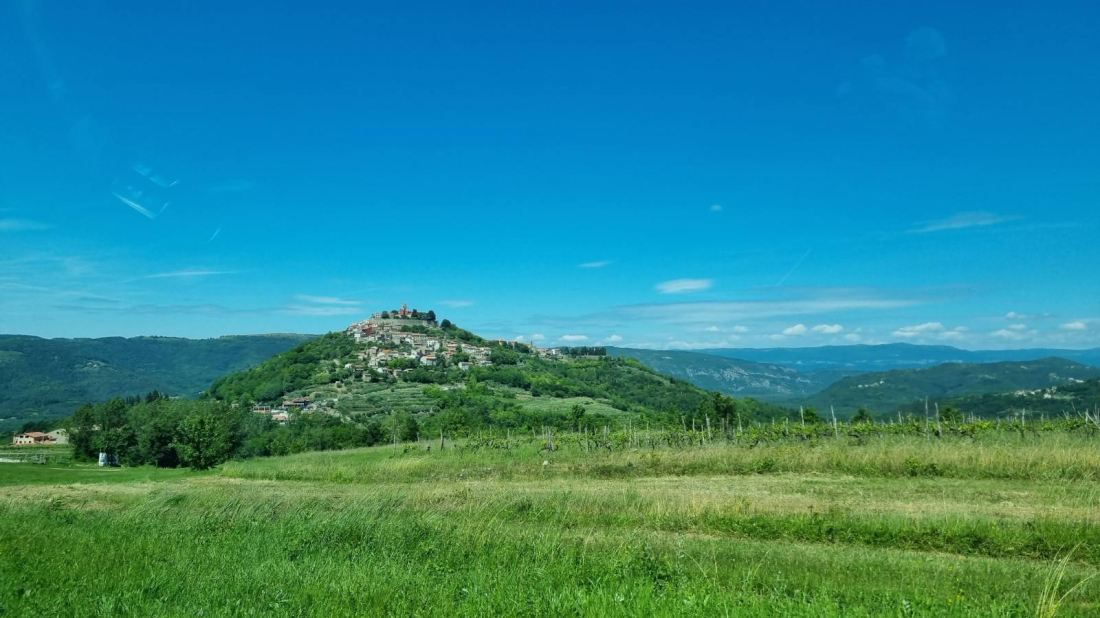 Legende kažu da su u Istri u prošlosti živjeli divovi, a otrovali su ih i istjerali - PATULJCI