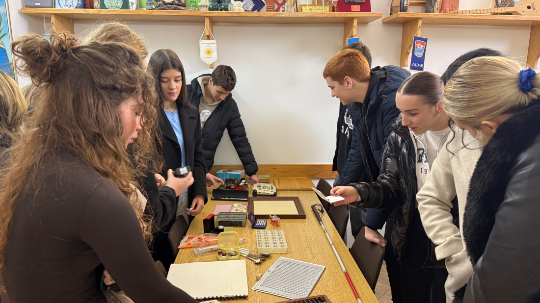 Pula: Mladi medicinari upoznali svijet slijepih osoba