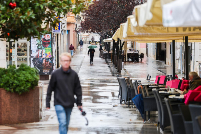 Istru para olujna bura, snijeg zabijelio gorje u blizini