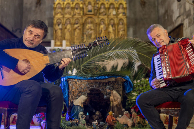 VIDEO Bruno Krajcar i Edin Karamazov: Novo umjetničko ruho božićne pjesme "Oj pastiri, čudo novo"