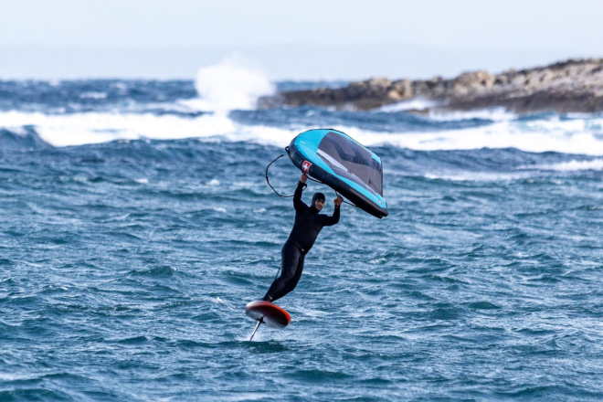 Blagdani na moru: surferi iskoristili božićnu buru u uvali Kuje