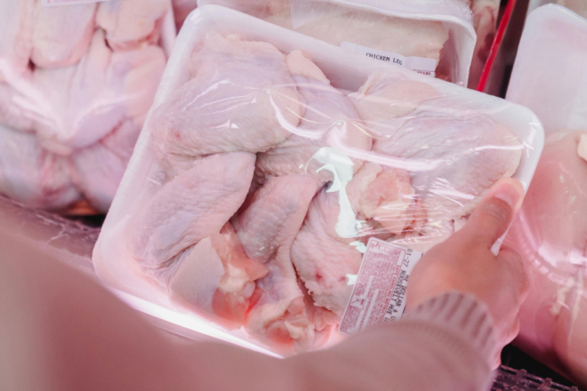 Upozorenje potrošačima: Mijenjanje roka trajanja hrane u trgovinama prolazi nekažnjeno