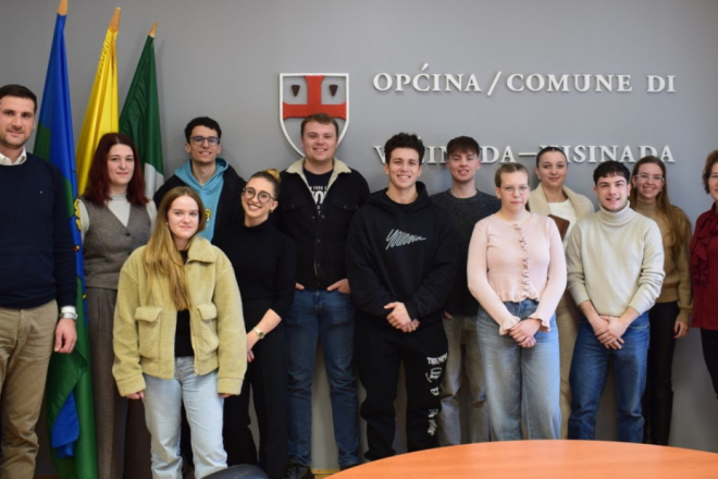 Vižinada dodijelila rekordni broj stipendija studentima i srednjoškolcima!