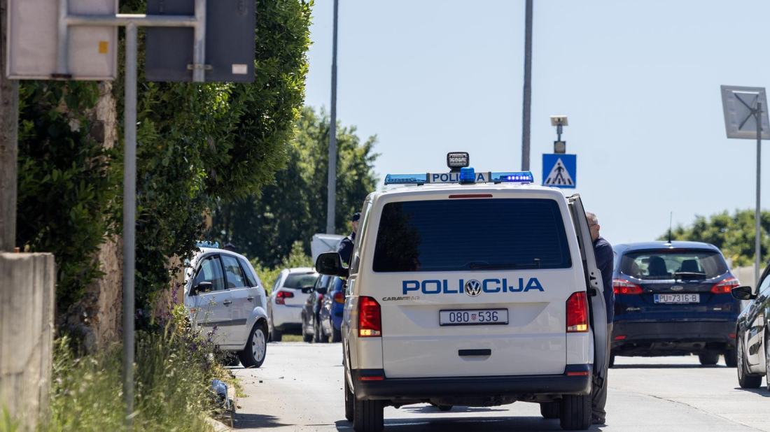 Uhvaćen za Novu godinu: Pozitivan na marihuanu, s jointom u autu pa zaradio kaznu od 2.000 eura!