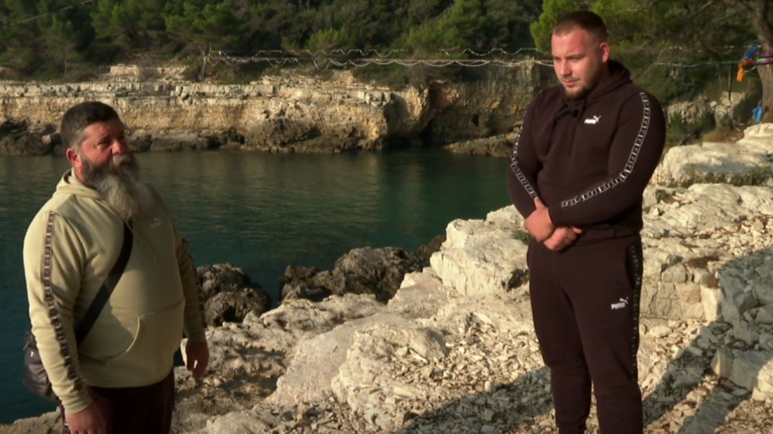 Plava vrpca Vjesnika dodijeljena pulskim ribarima za spašavanje izletničkog broda kod Golubovih stijena!