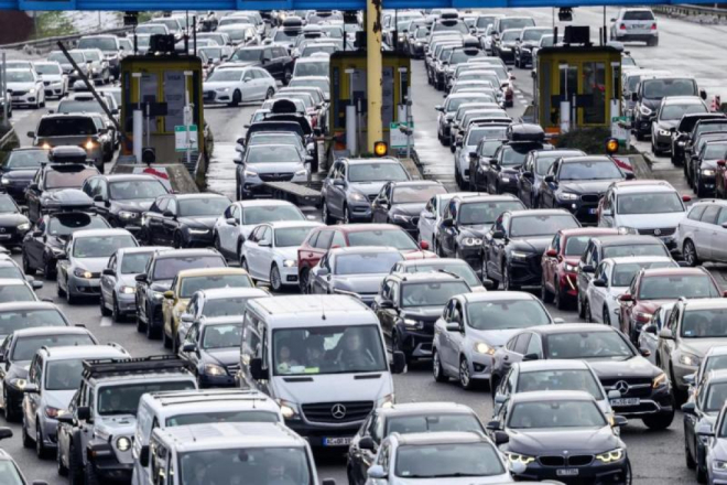 Hrvati krenuli na zimovanje, gužve na granicama sa Slovenijom, BiH i Srbijom