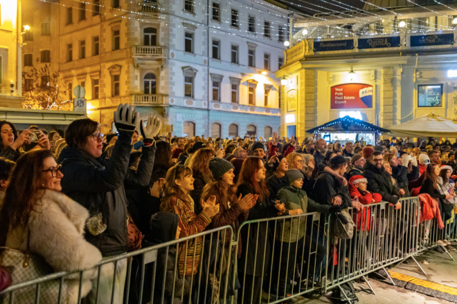 Advent u Puli: Ovog utorka nastupa Dino Dvornik Tribute band