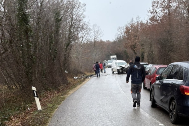 U jučerašnjoj nesreći kod Višnjana teško ozlijeđeno dijete, preminuo 63-godišnjak!