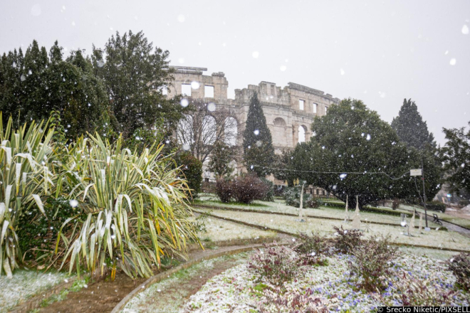 Pula: Sve službe na terenu, poziv građanima na pojačan oprez!