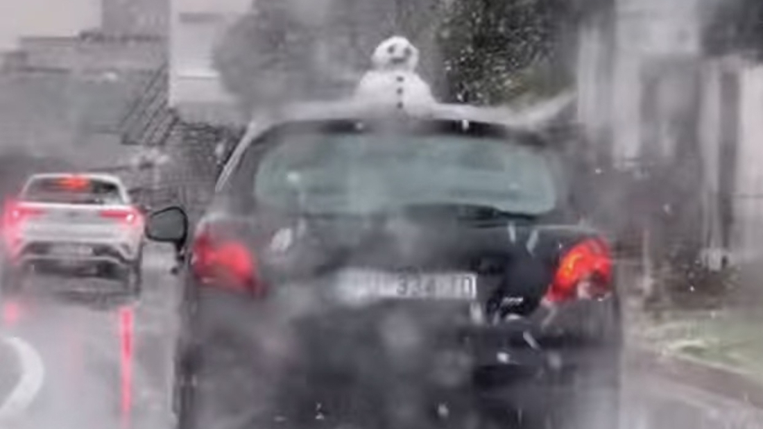 FOTO BILJEŠKA: Snijeg pobudio maštu u Rovinju!