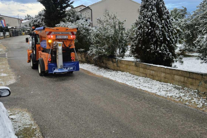 FOTO Komunalni servis Rovinj ovoga jutra na terenu