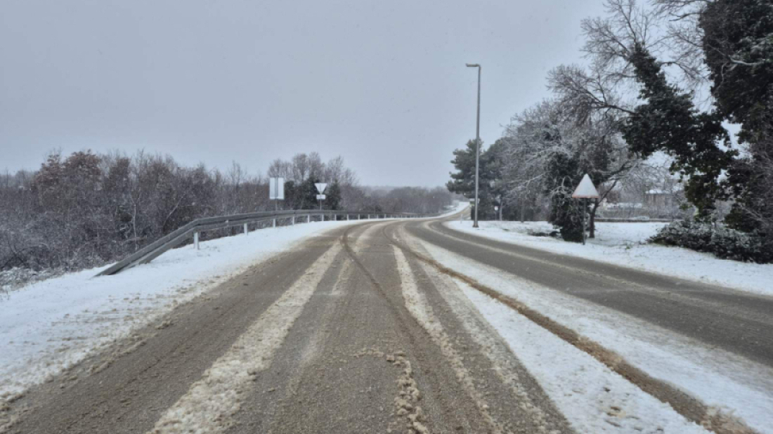 Zbog poledice vozačica sletjela s ceste, policija podiže prijavu protiv Istarskih cesta