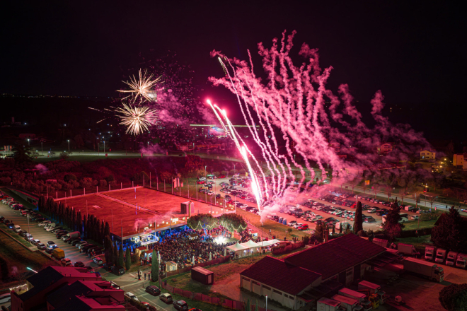 Novigrad: Na humanitarnoj manifestaciji “Goodbye 2025” prikupljeno 14.000 eura za DVD Neapolis